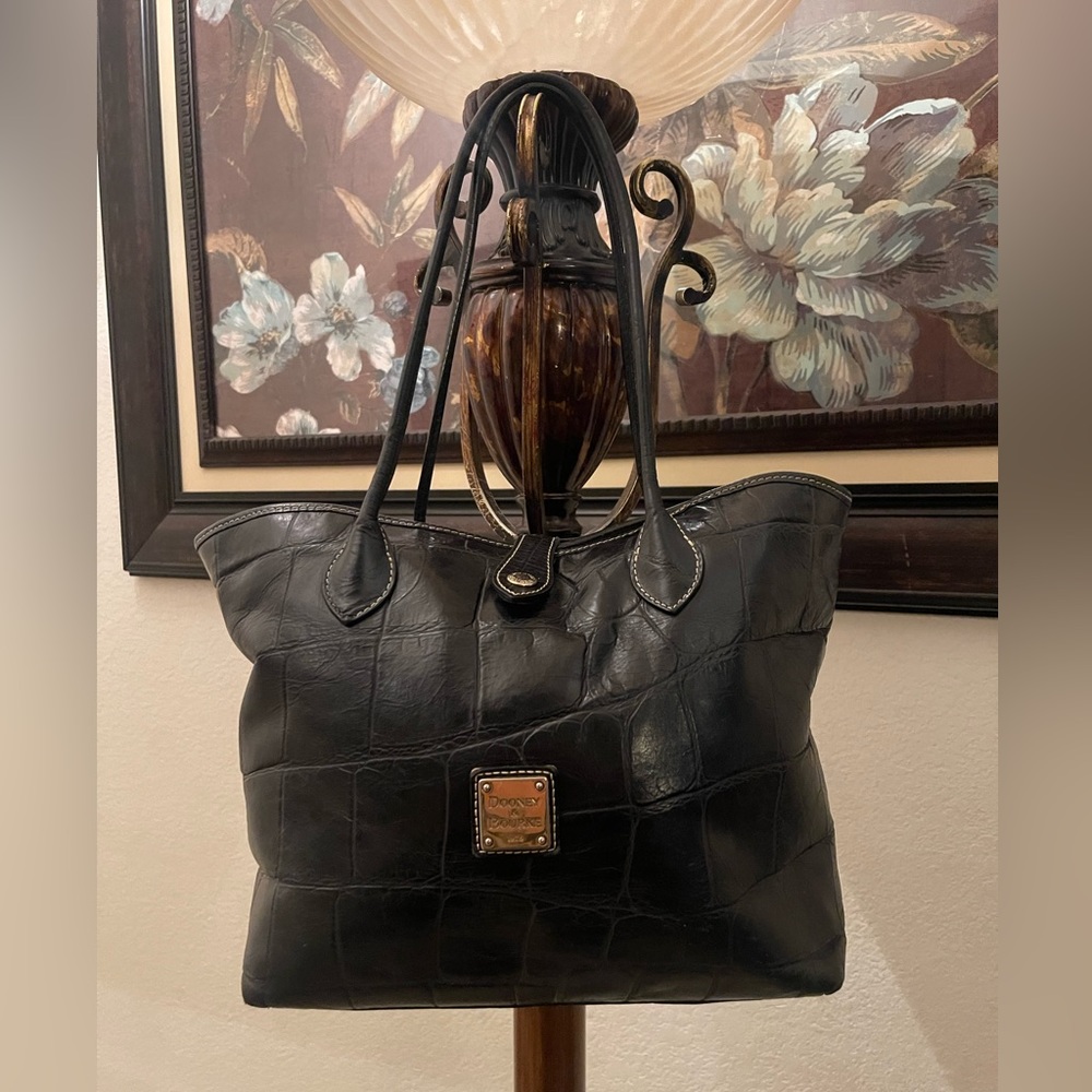 Dooney & Bourke please check all picture of condition